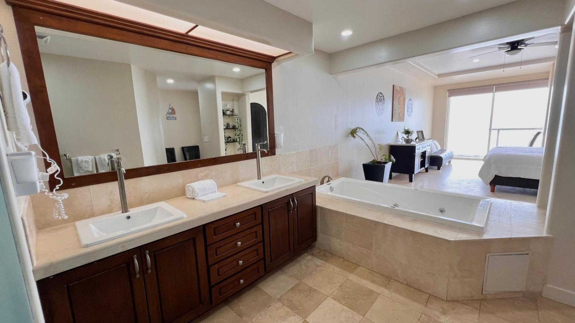 Beautiful Beach Front Condo Near Downtown Rosarito Kültér fotó