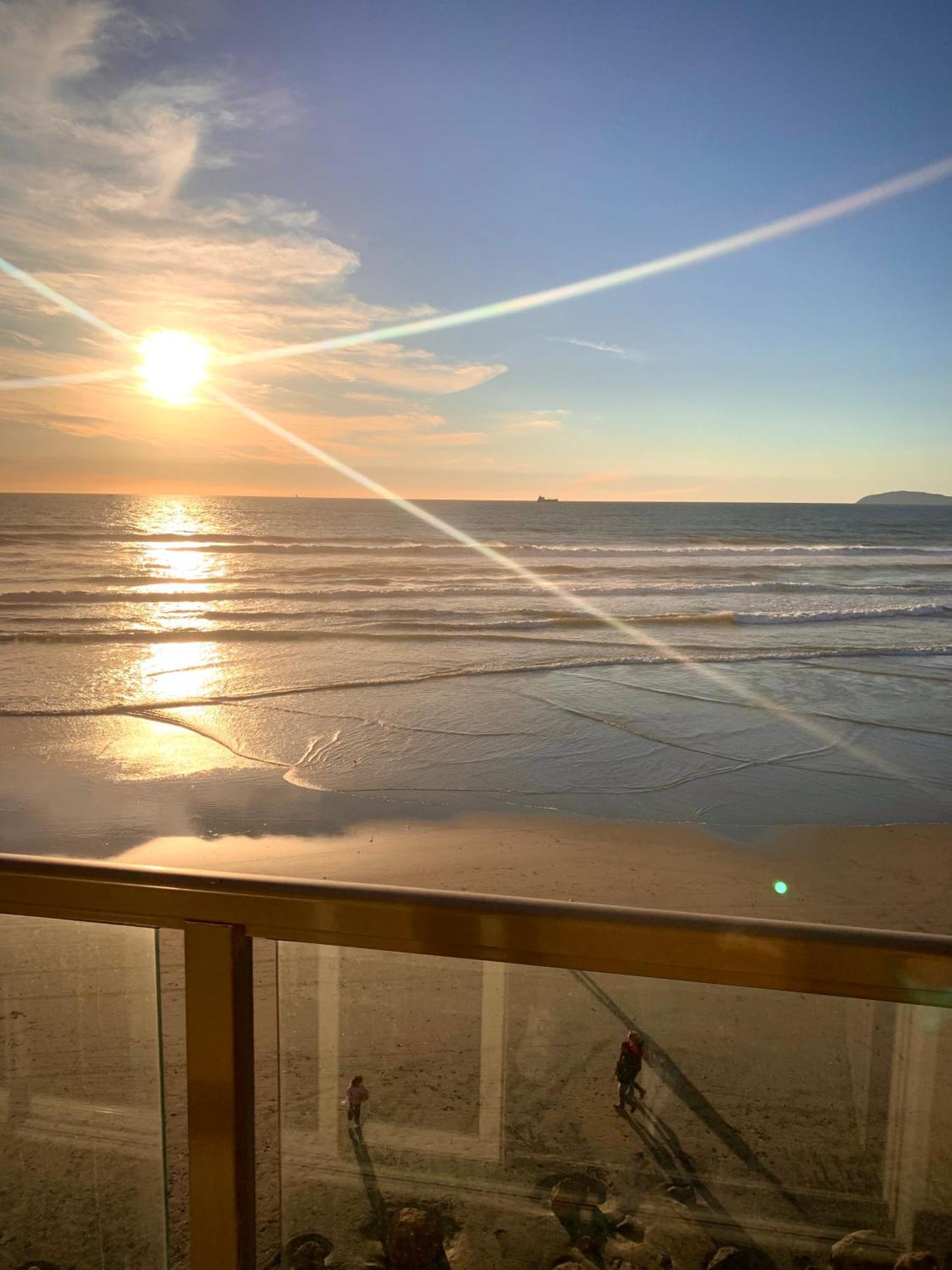 Beautiful Beach Front Condo Near Downtown Rosarito Kültér fotó